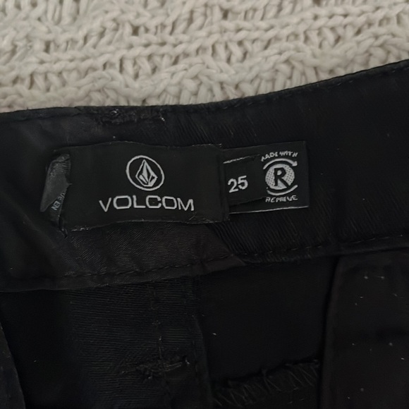 Volcom Shorts - Picture 3 of 3